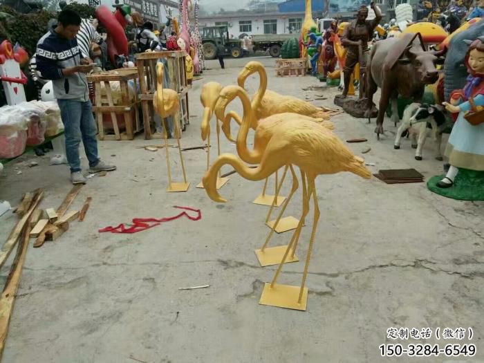 玻璃鋼創(chuàng)意火烈鳥(niǎo)雕塑 步行街店門(mén)口雕塑 影視劇小品