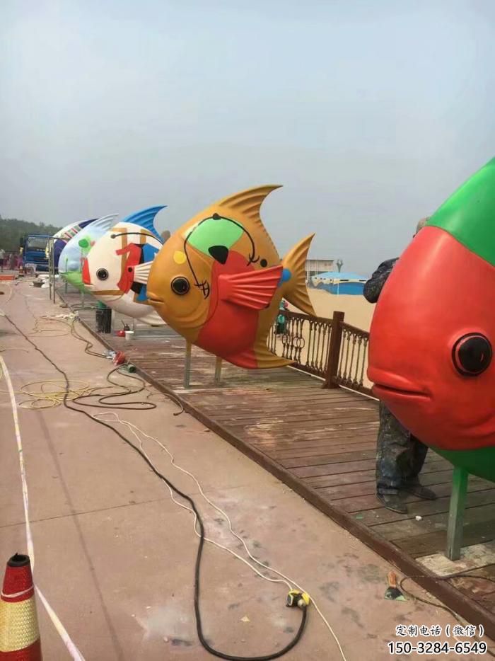 玻璃鋼仿真金魚雕塑 酒店公園雕塑 風景區擺件