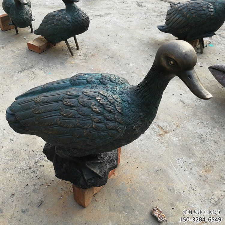 鴨子雕塑廠家，仿真動(dòng)物， 公園廣場街頭擺件 (17)