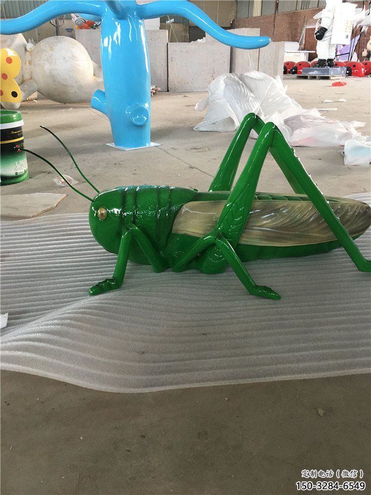 抽象蟈蟈雕塑 店門口彩繪雕塑 步行街?jǐn)[件