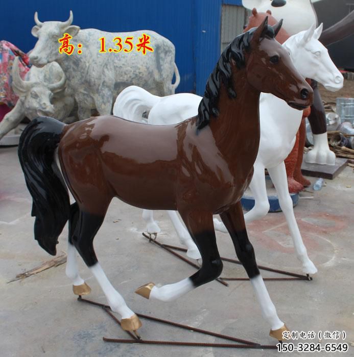 街道小馬雕塑廠家，景觀擺件，鍍金工藝