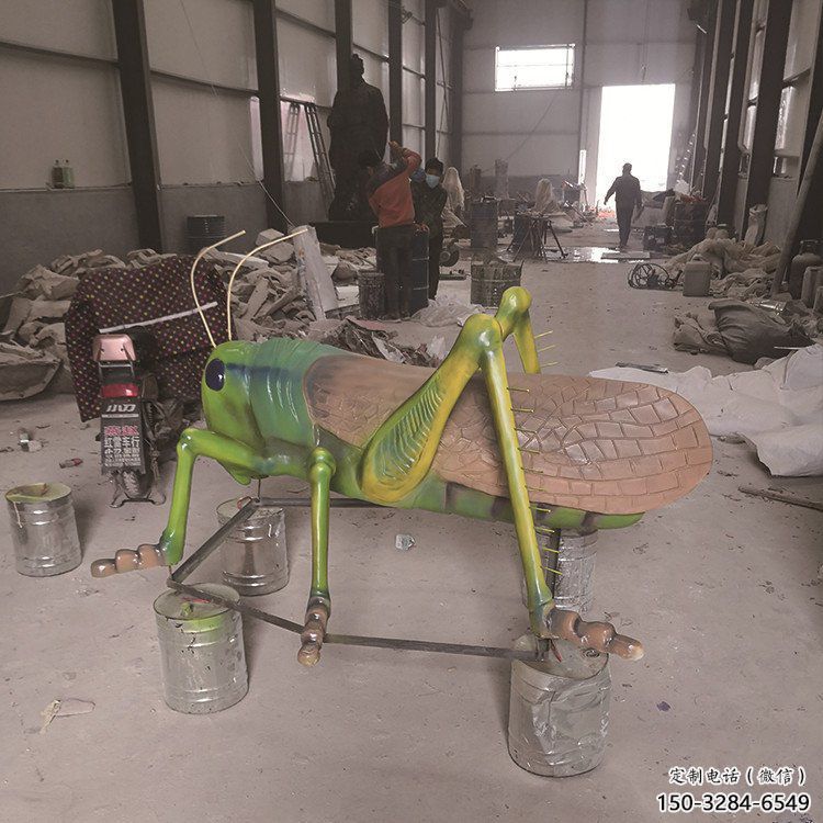 室內(nèi)蝗蟲雕塑，拉絲昆蟲雕塑，抽象效果