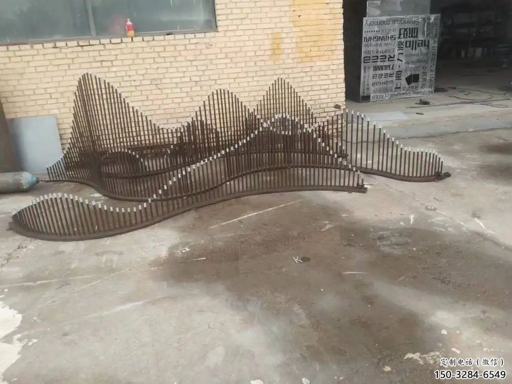 園林假山雕塑，噴漆景觀雕塑，網(wǎng)格形式