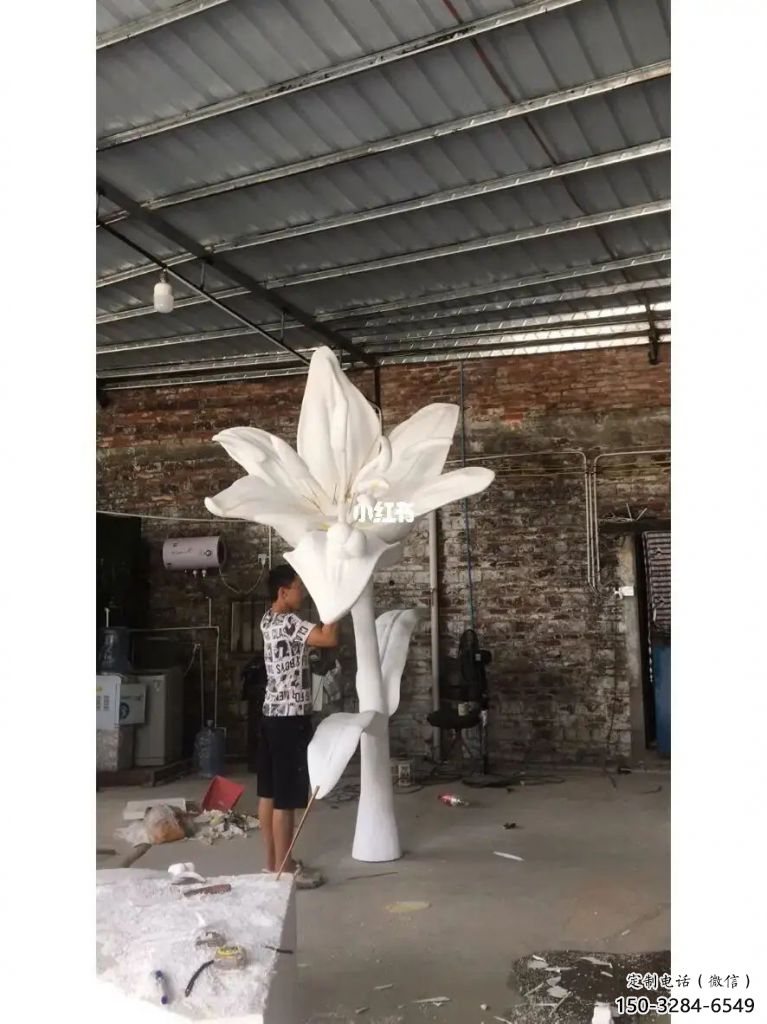 大型百合花雕塑 歐式步行街植物雕塑 彩繪花卉雕塑