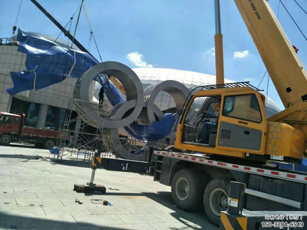 運動場建筑雕塑，不銹鋼五環雕塑，烤漆建筑