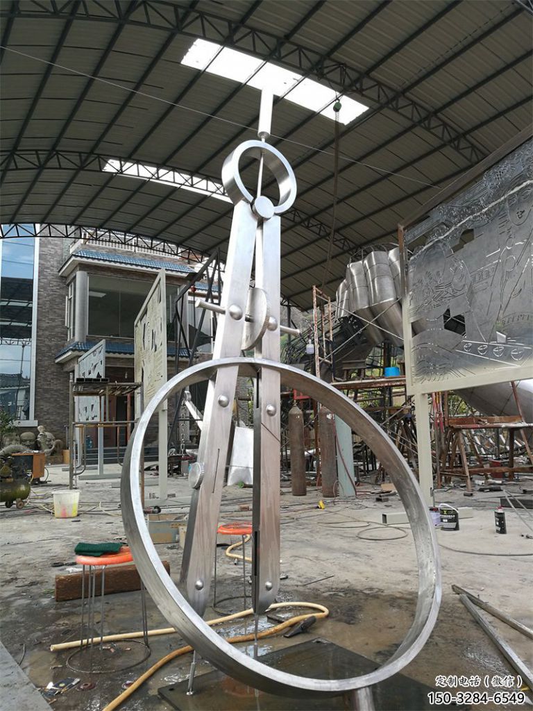 草地圓規(guī)雕塑 現(xiàn)代校園標識雕塑 大型景觀雕塑