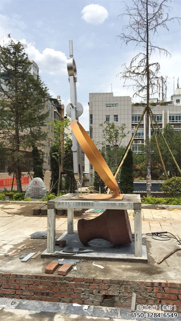 大型圓規雕塑廠家 歐式步行街標識雕塑 彩繪景觀雕塑