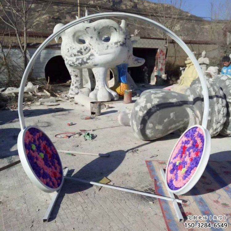 現(xiàn)代耳麥雕塑 大型別墅區(qū)音樂雕塑 彩繪耳機(jī)雕塑