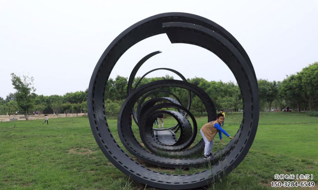 仿古膠卷雕塑 騰飛雕塑 房地產(chǎn)膠片雕塑