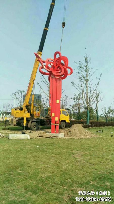 庭院中國(guó)結(jié)雕塑