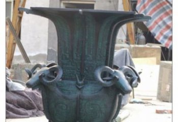 古代四羊方尊銅雕造型