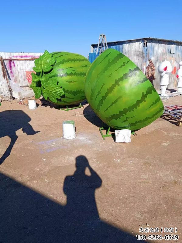 花園果籃雕塑點(diǎn)擊，多彩藝術(shù)，西瓜果籃雕塑承接