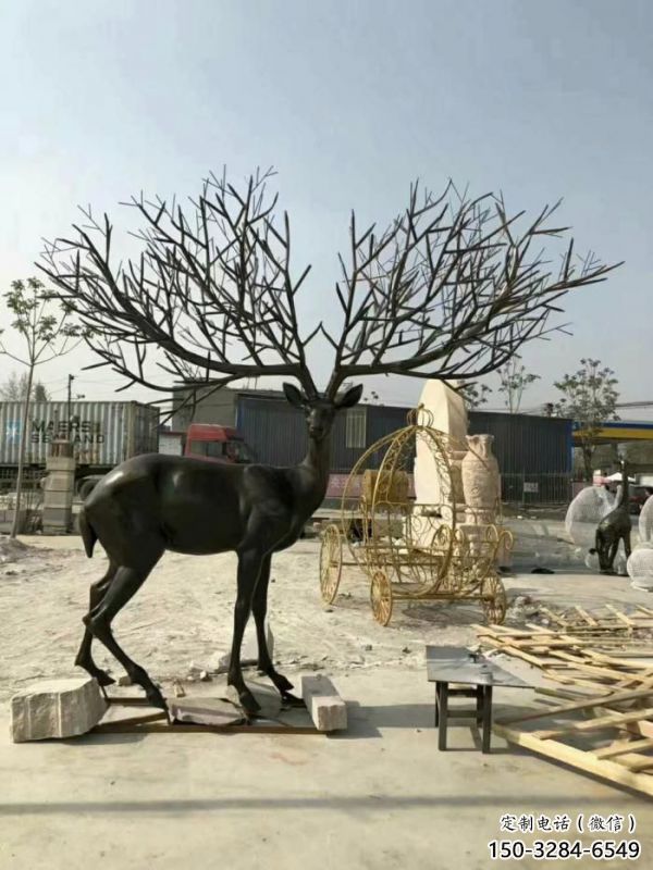 店門(mén)口麋鹿雕塑