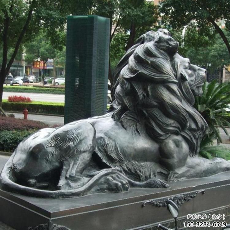 公園獅子雕塑定做，小區擺件，鑄銅趴獅雕塑制作