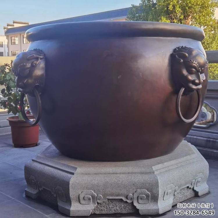 古銅色鐵缸雕塑