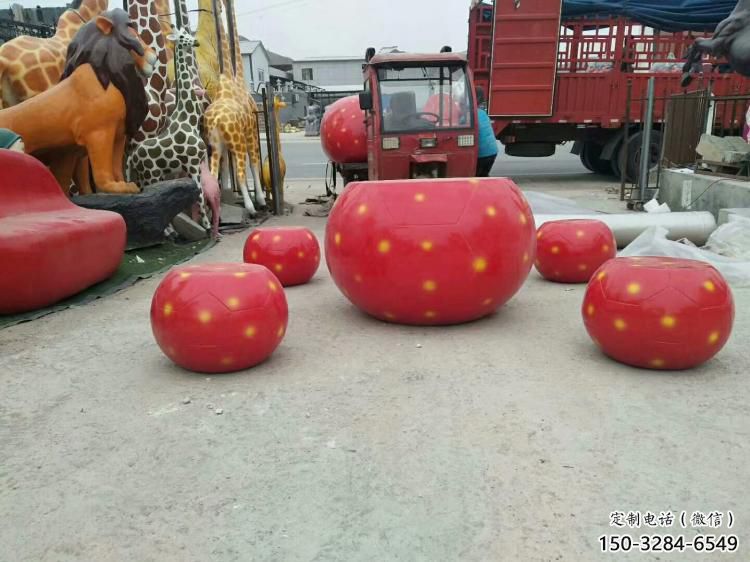 玻璃鋼草莓坐凳雕塑生產(chǎn)制作