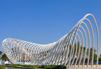 不銹鋼線條廊架雕塑，抽象美學原理設(shè)計