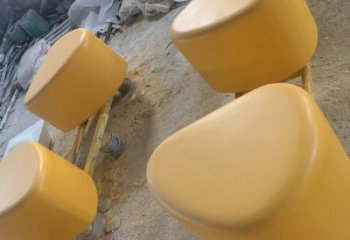 創意玻璃鋼坐凳雕塑生產制作