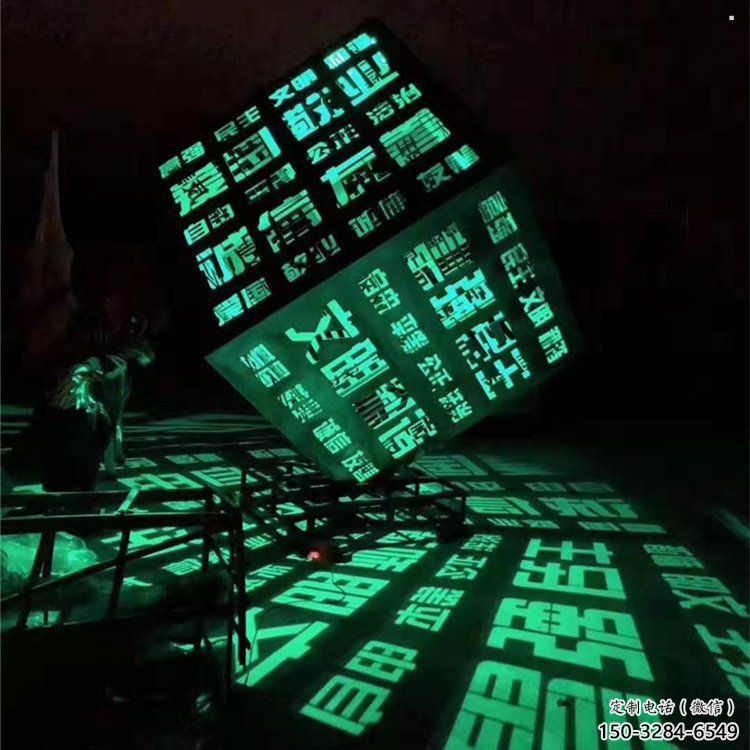 大型魔方雕塑選用，街道標(biāo)識(shí)，燈光魔方雕塑廠家常用