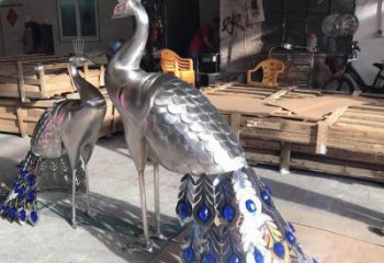 制作藝術(shù)孔雀雕塑廠家，鏡面工藝，不銹鋼孔雀雕塑預(yù)定