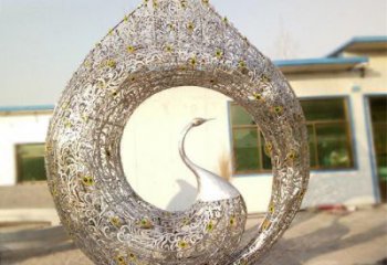 孔雀雕塑選用，美陳雕塑，鏤空鐵藝孔雀雕塑廠家?