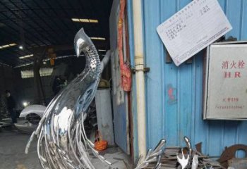 孔雀雕塑展品，花園小品，鏡面鐵藝孔雀雕塑優選