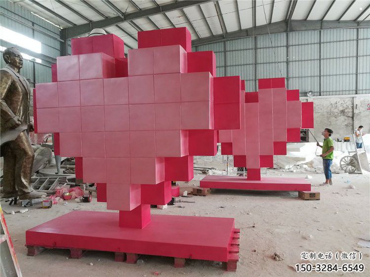 桃心雕塑工程選用，美陳雕塑，不銹鋼桃心雕塑展示