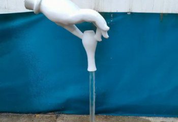 手雕塑制作，廣場(chǎng)雕塑，手捏瓶子雕塑廠家提供