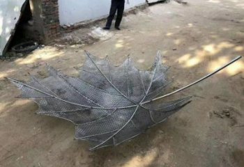 鏤空楓葉雕塑供需，彩鋼制作，大型鐵藝楓葉雕塑公司