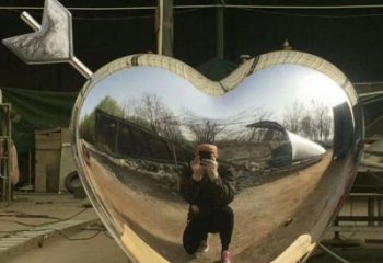 抽象心形球雕塑展品，小區(qū)雕塑，不銹鋼心形球雕塑制作精選