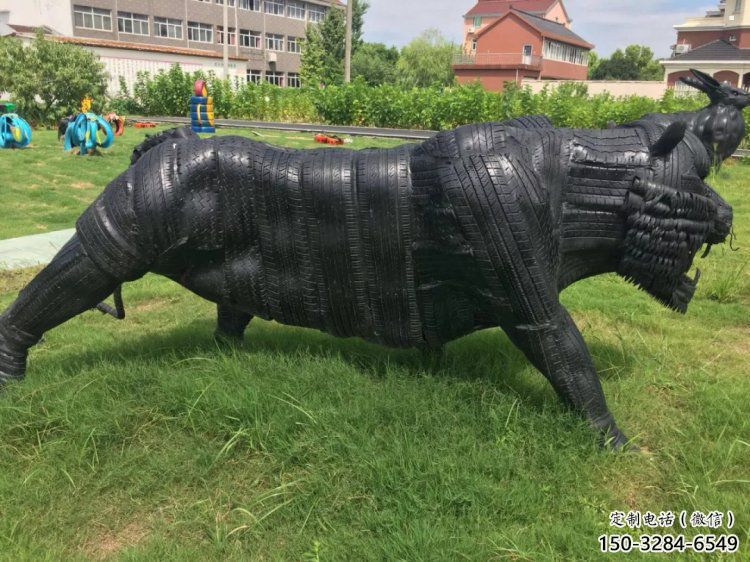 甘南輪胎牛雕塑承接，鍛造工藝，仿銅輪胎牛雕塑訂做