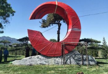 倉(cāng)山草地精神堡壘雕塑