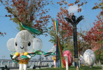 萬寧戶外鏤空卡通雕塑供應，花園小品，鐵藝卡通雕塑展品