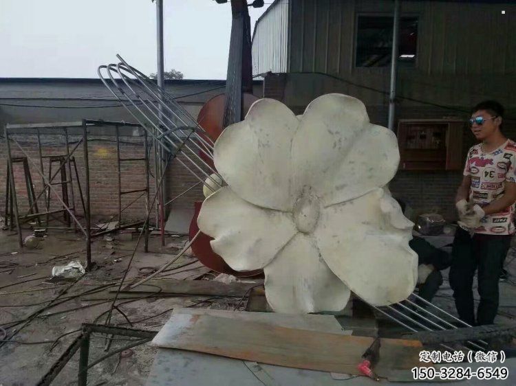 鶴壁幾何指環(huán)雕塑