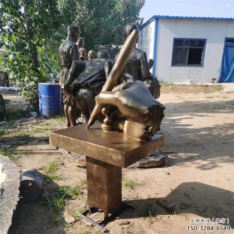揚(yáng)州手握鋼筆雕塑，街道標(biāo)識(shí)，玻璃鋼手握鋼筆雕塑廠家
