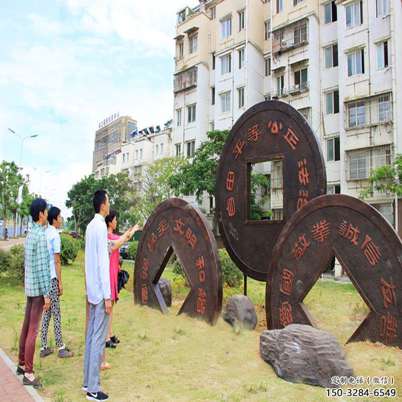 西湖大型古幣雕塑