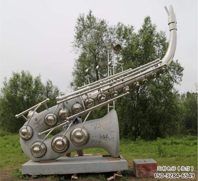 營口街頭薩克斯雕塑