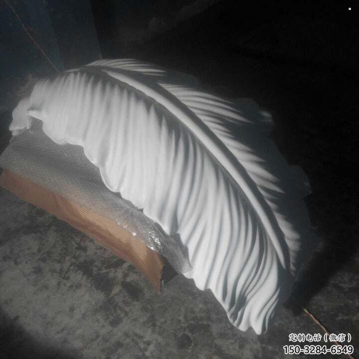 西寧羽毛雕塑供應，花園小品，酒店玻璃鋼羽毛雕塑展品