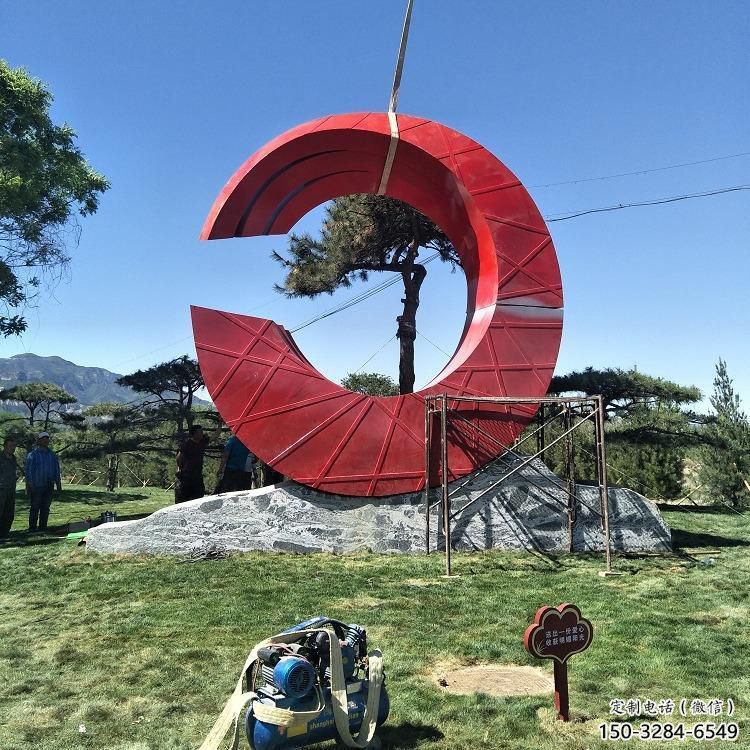 湟源草地精神堡壘雕塑