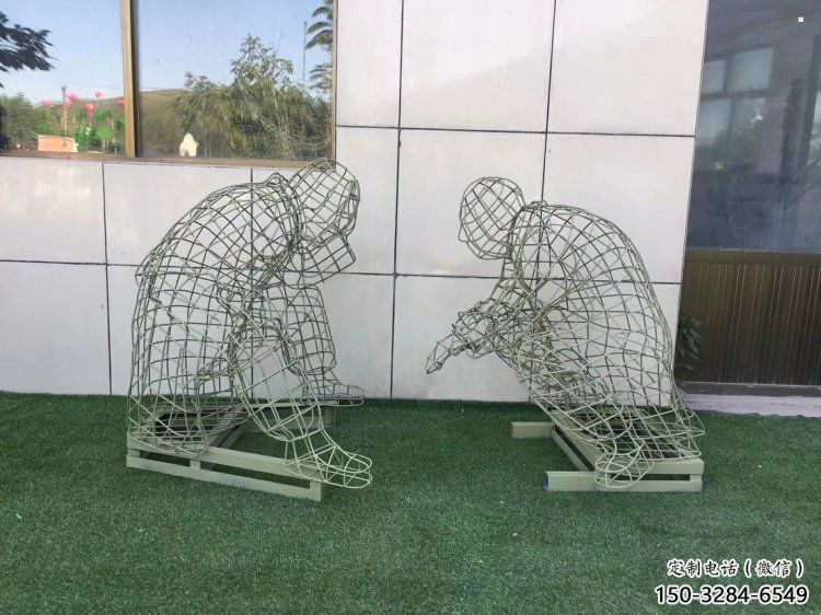 濰坊鏤空下棋雕塑供需，廣場(chǎng)雕塑，鐵藝民俗人物雕塑選用