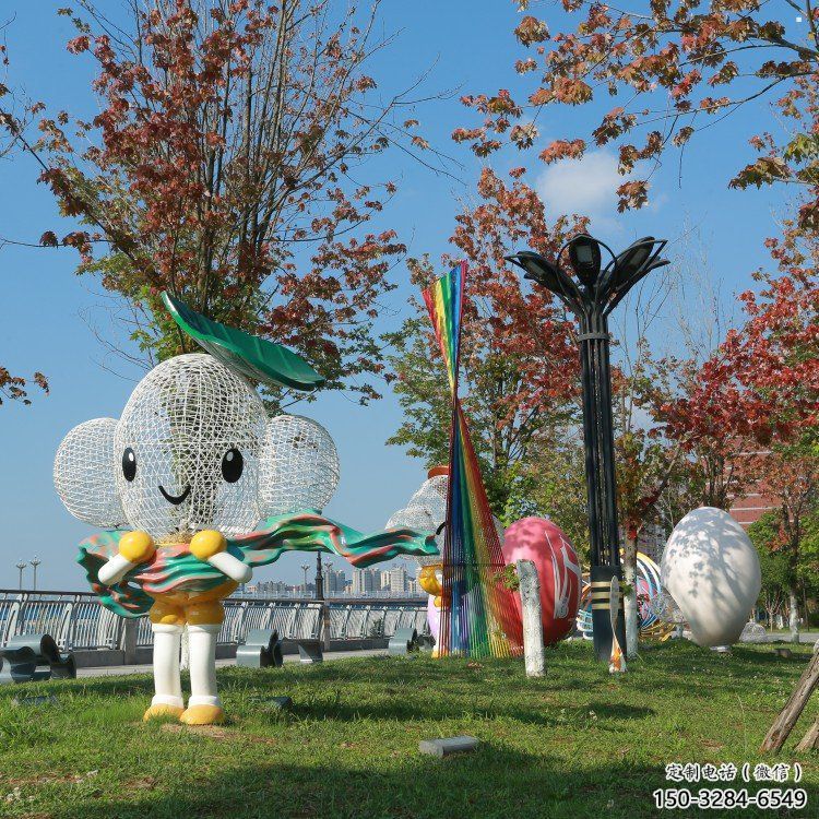 煙臺戶外鏤空卡通雕塑供應，花園小品，鐵藝卡通雕塑展品