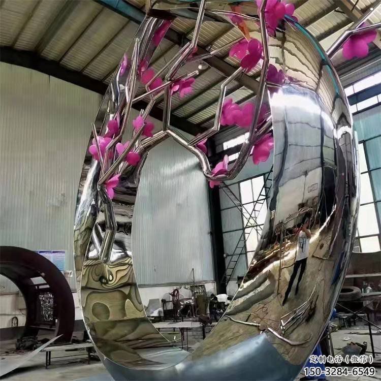 新城梅花雕塑工廠優選，城市裝飾，景觀梅花雕塑供給