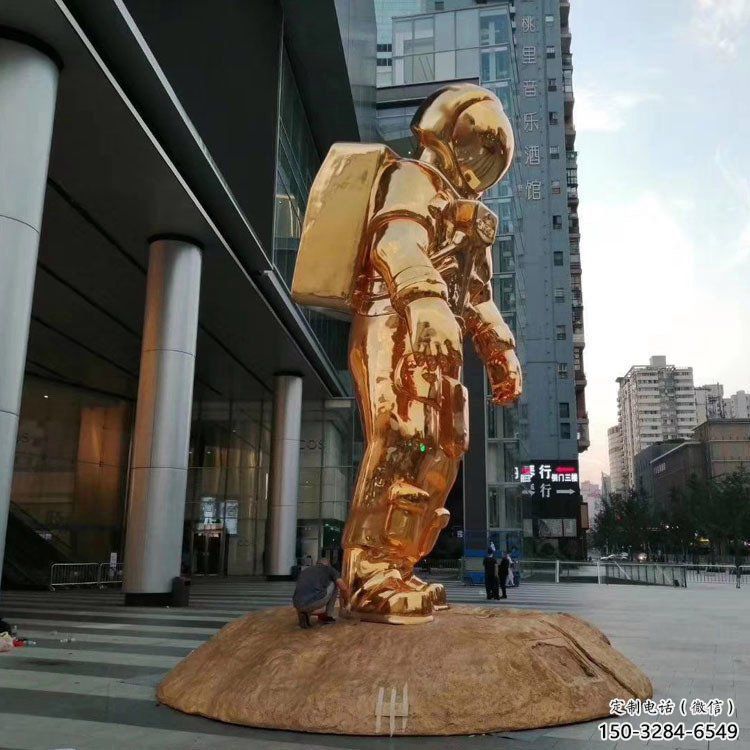 喀什航天太空人雕塑
